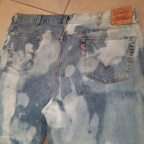 SOLD**Levi's Comfort Fit 560 Acid Wash Jeans 48 30 - Picture 2 of 8